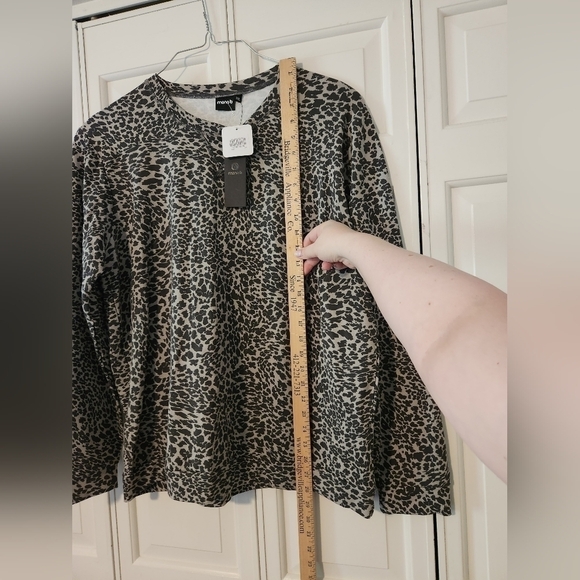 Mono B Animal Print Sweatshirt 3X - Picture 3 of 9